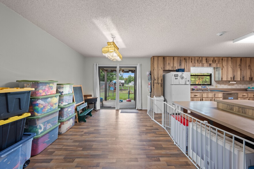 More Photos Of 102 S Highland St, Bushnell Daycare Center For Sale