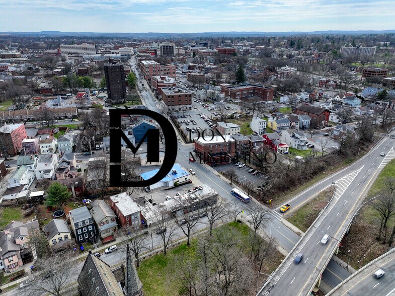 More Photos Of 85 Main St, Poughkeepsie Bar For Sale