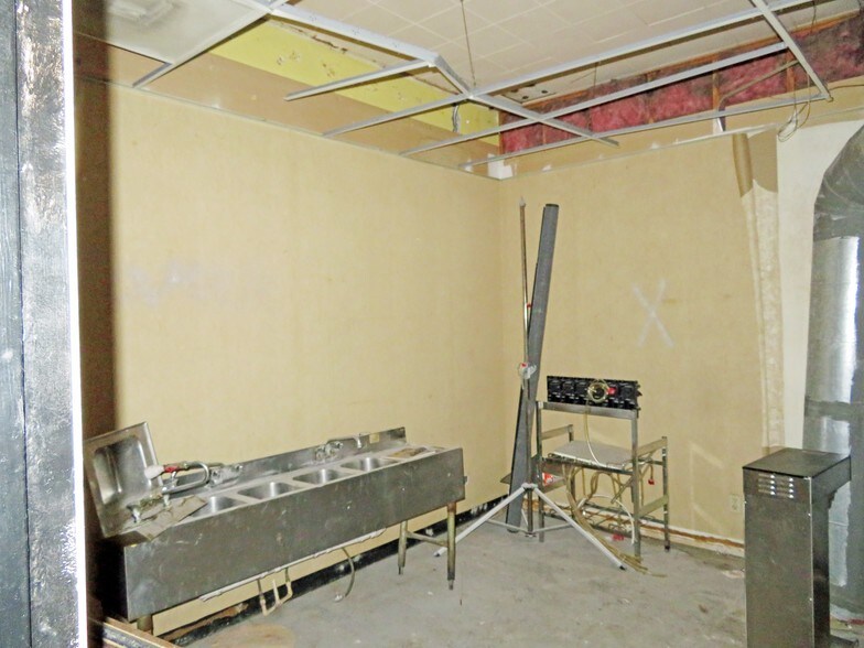 More Photos Of 331 W Forsyth St, Jacksonville Restaurant For Lease