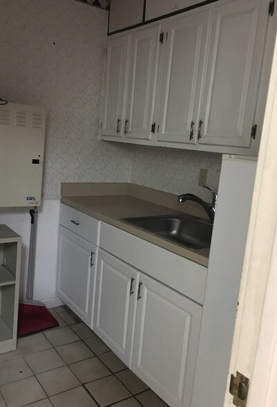 More Photos Of 801 S Rancho Dr, Las Vegas Office For Lease