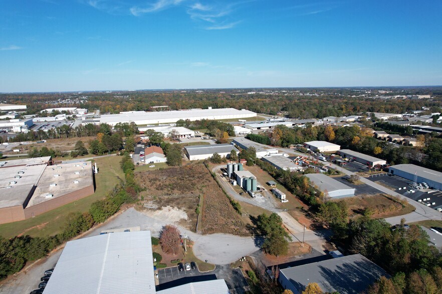 More Photos Of 16 Geneva Ct, Greenville Warehouse For Lease