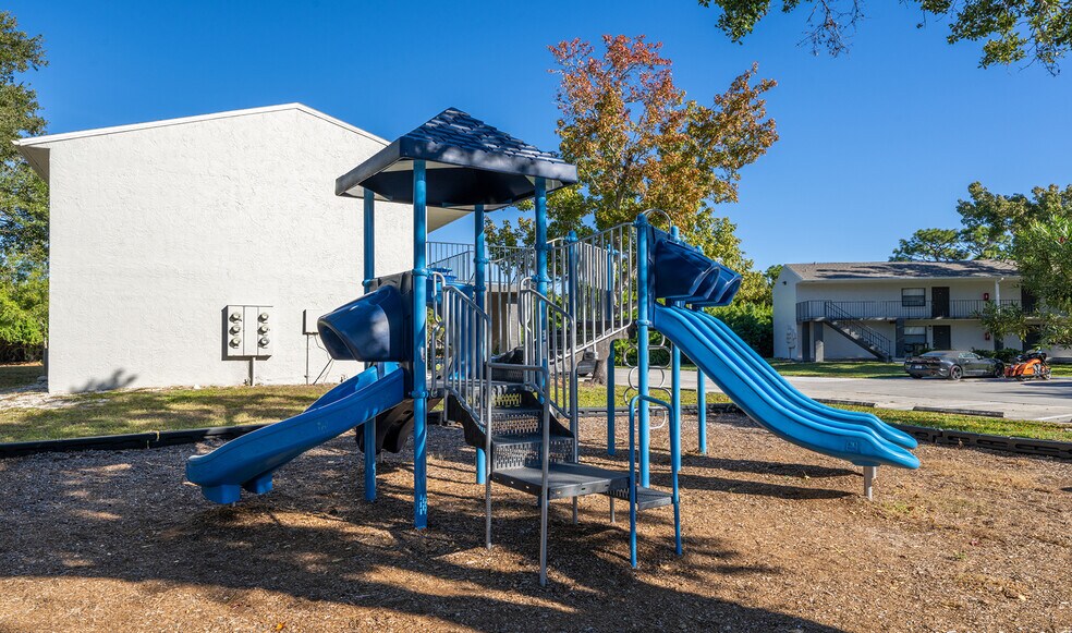 More Photos Of 16321 Bolesta Rd, Clearwater Apartments For Sale