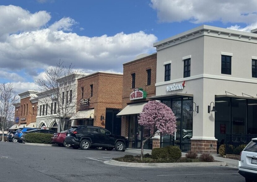 More Photos Of 213 Gateway Blvd, Lewisburg Storefront For Lease