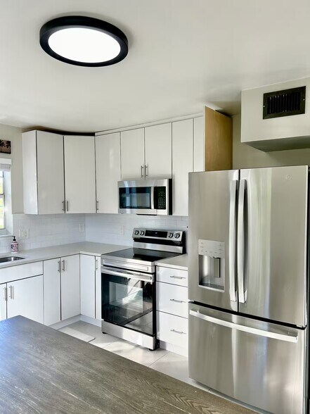 More Photos Of 940 Charles St, West Palm Beach Multifamily For Sale