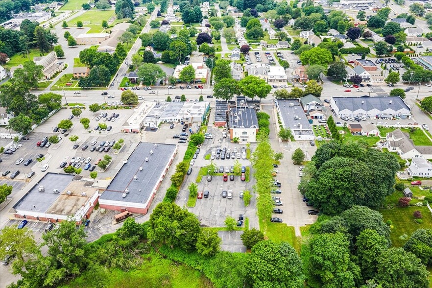 More Photos Of 162-170 Main St, Old Saybrook Storefront Retail Office For Lease