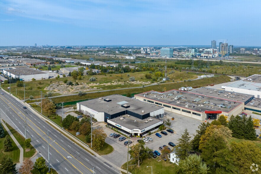 More Photos Of 4248 14th Ave, Markham Light Manufacturing For Lease