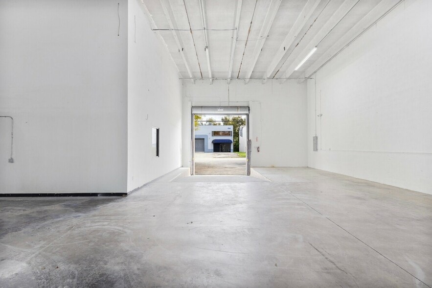 More Photos Of 1740-1742 NW 93rd Ave, Miami Warehouse For Lease