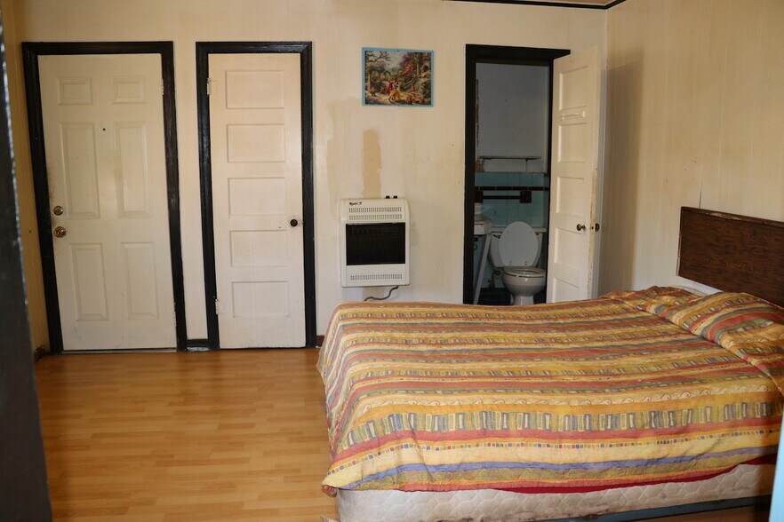 More Photos Of 1220 W 7th St, Texarkana Hotel For Sale