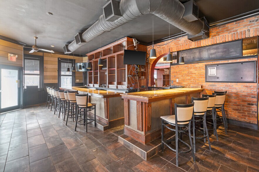 More Photos Of 700 N Salina St, Syracuse Restaurant For Sale