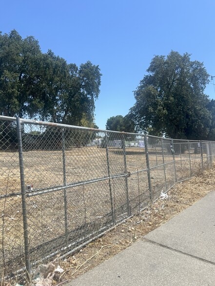 More Photos Of 515 East St, Woodland Land For Sale