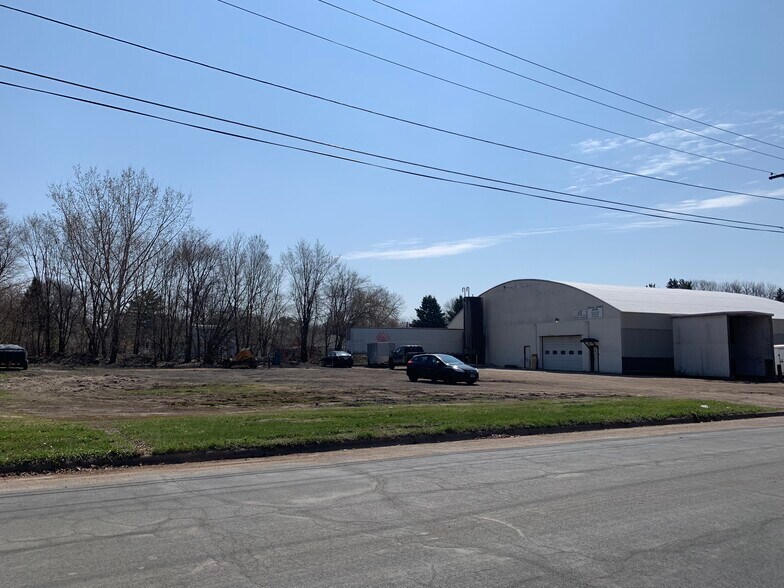 Primary Photo Of 701 1st St, Farmington Warehouse For Sale