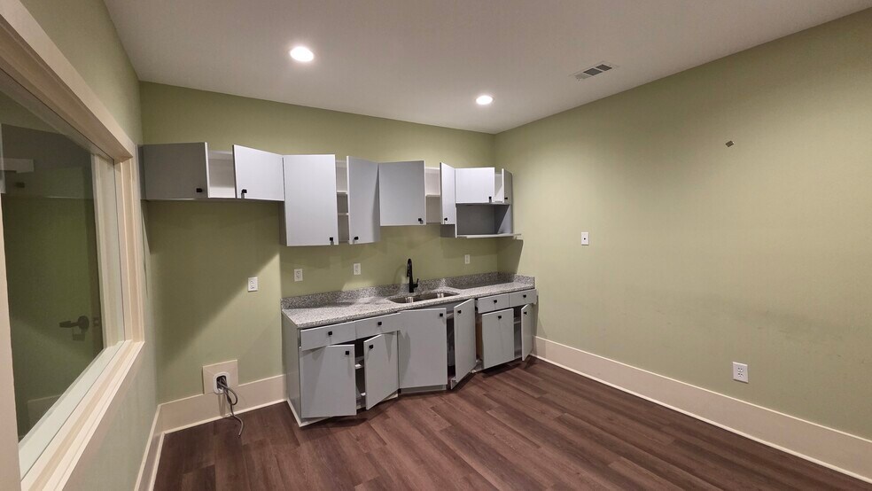 More Photos Of 3663 Southland Dr, Flowery Branch Warehouse For Sale