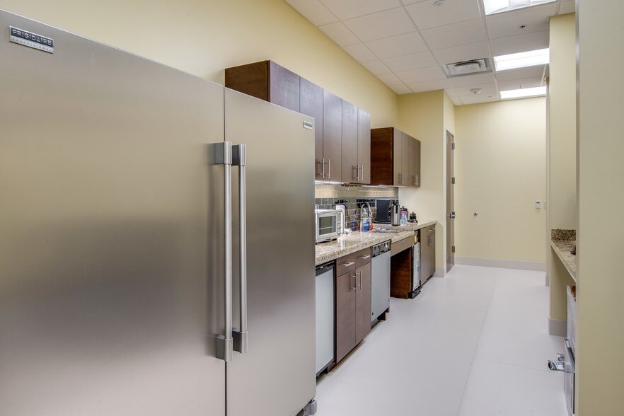 More Photos Of 1225 S Main St, Grapevine Loft Creative Space For Lease