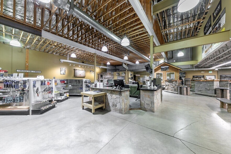 More Photos Of 10642 Pioneer Trl, Truckee Freestanding For Sale