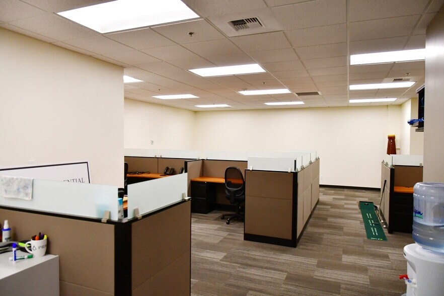 More Photos Of 33434 8th Ave S, Federal Way Office For Lease