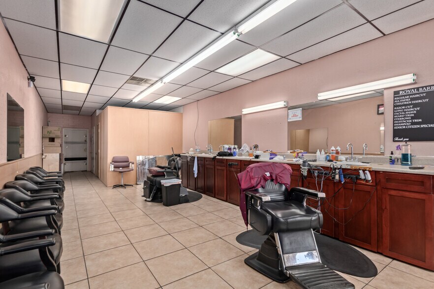 More Photos Of 11829-11841 N 19th Ave, Phoenix Storefront For Sale