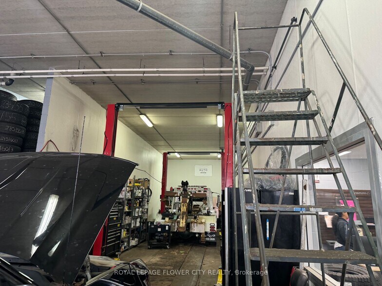 More Photos Of 355 Rexdale Blvd, Toronto Auto Repair For Sale