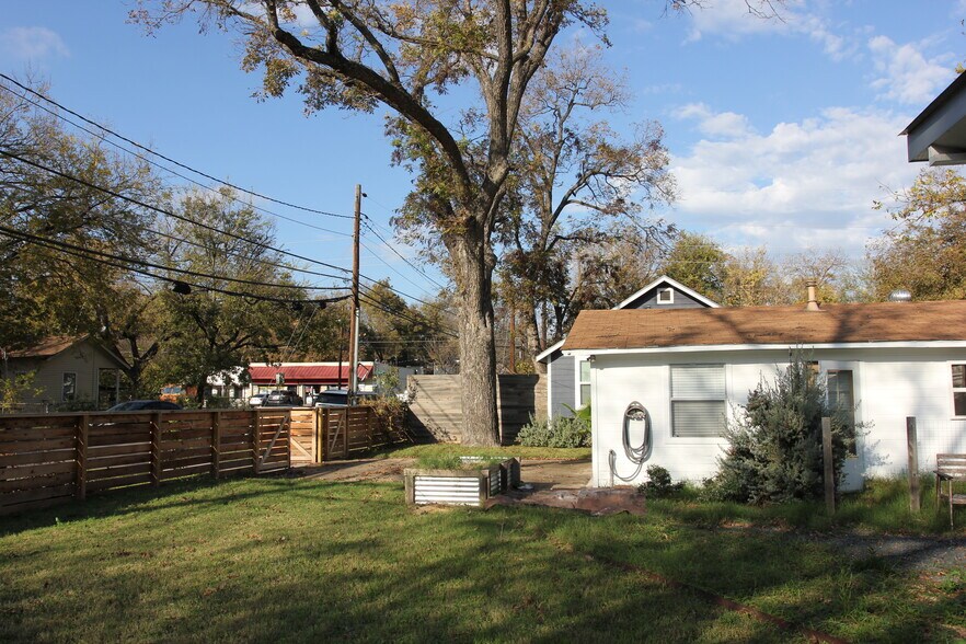 More Photos Of 1601 Holly St, Austin Medical For Lease