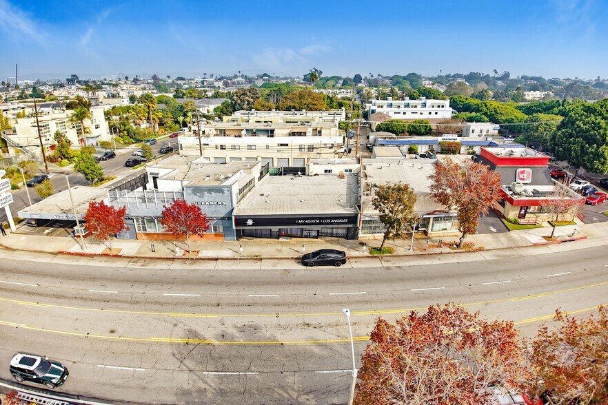 More Photos Of 2011-2013 Lincoln Blvd, Santa Monica Storefront For Sale