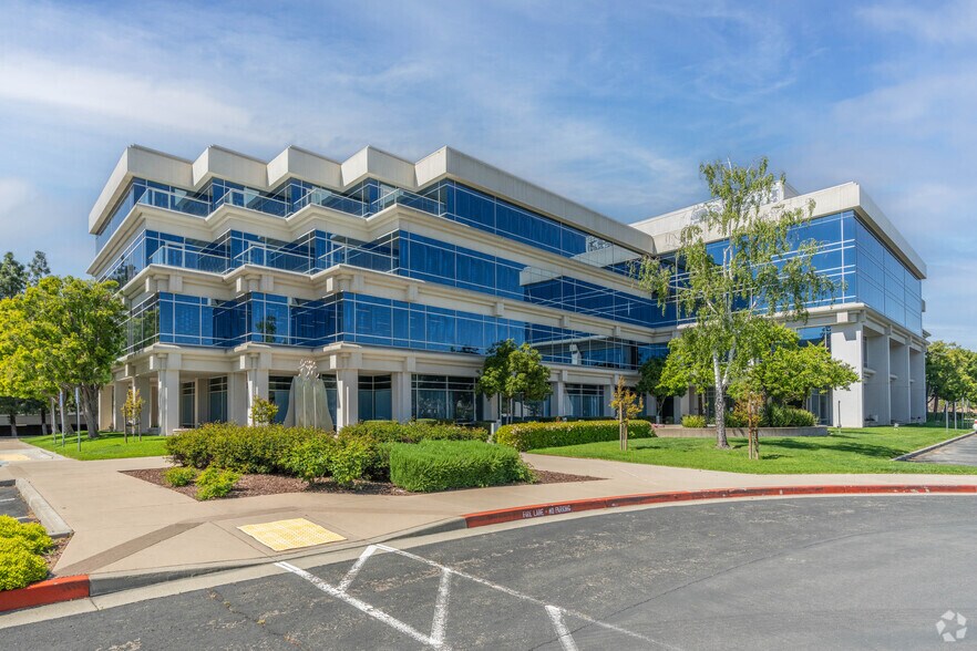 More Photos Of 5050 Hopyard Rd, Pleasanton Office For Sale