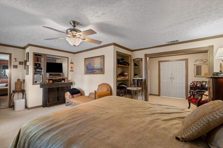 More Photos Of 607 Butts Mill Rd, Pine Mountain General Retail For Sale