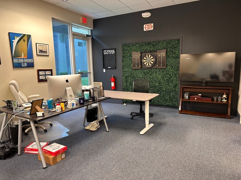More Photos Of 2860 W State Road 84, Fort Lauderdale Office For Lease