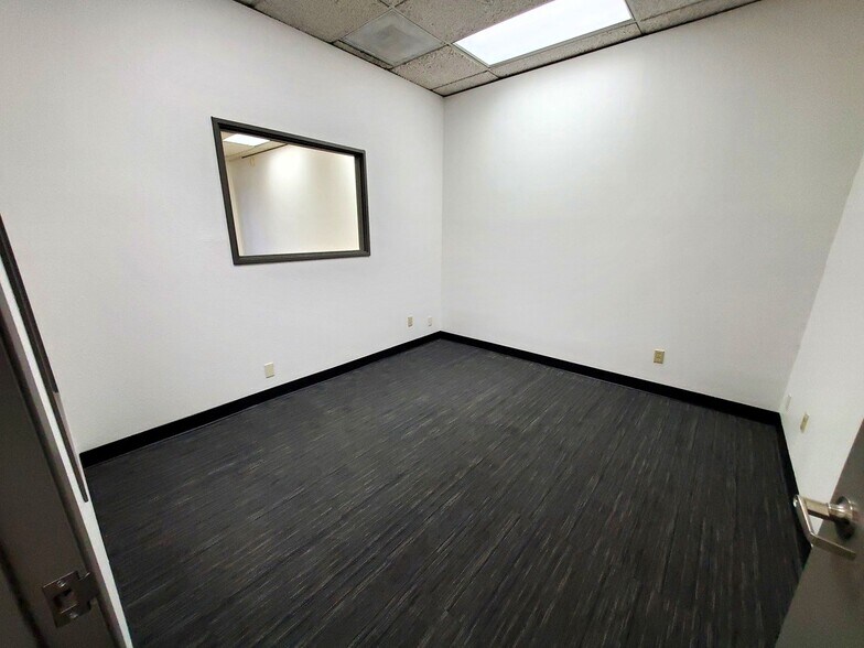 More Photos Of 25228-25230 104th Ave, Kent Office For Lease