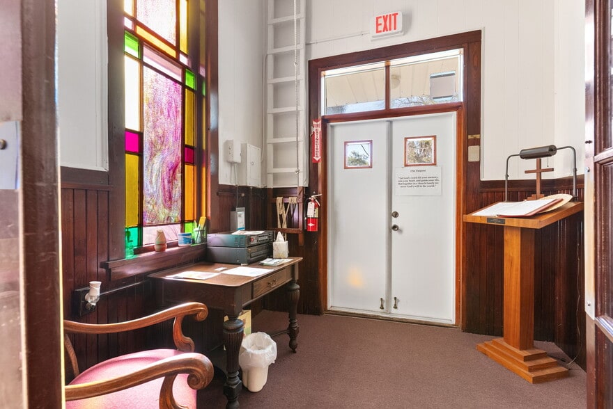 More Photos Of 201 W University Ave, Orange City Religious Facility For Sale