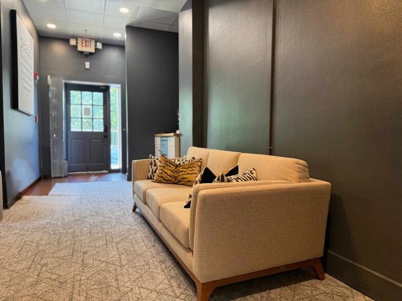 More Photos Of 675 Seminole Ave NE, Atlanta Office For Sale