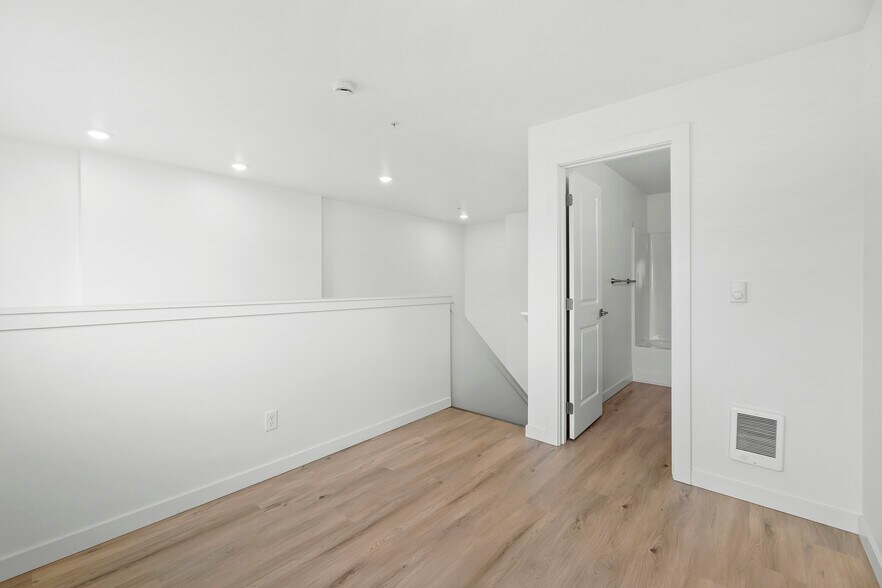 More Photos Of 1820 NE Davis St, Portland Apartments For Sale