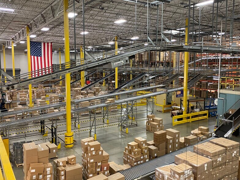 More Photos Of 13000 Darice Pky, Strongsville Warehouse For Lease