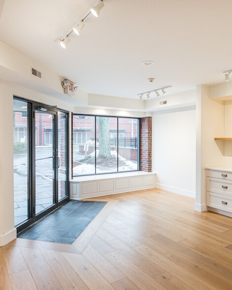 More Photos Of 58 Merrimac St, Newburyport Office Residential For Lease