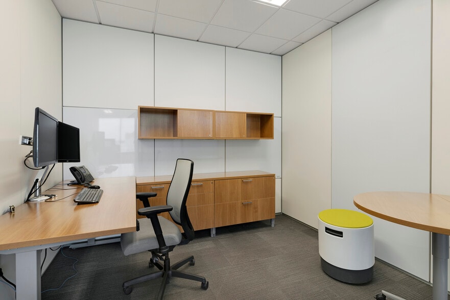 More Photos Of 500 N 5th St, Minneapolis Office For Lease