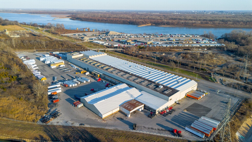 More Photos Of 9215 Riverview Dr, Saint Louis Manufacturing For Sale