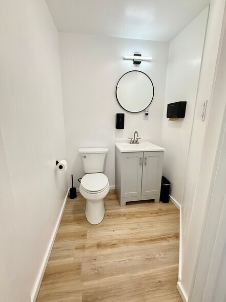 More Photos Of 6026 Bernhard Ave, Richmond Light Distribution For Lease