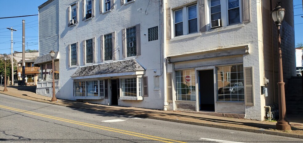 More Photos Of 1001-1005 Castle Shannon Blvd, Pittsburgh Storefront Retail Office For Lease
