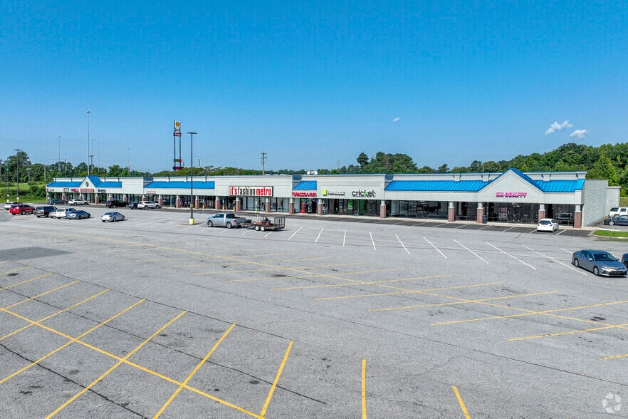 Primary Photo Of 301 Market Dr, Emporia Supermarket For Lease