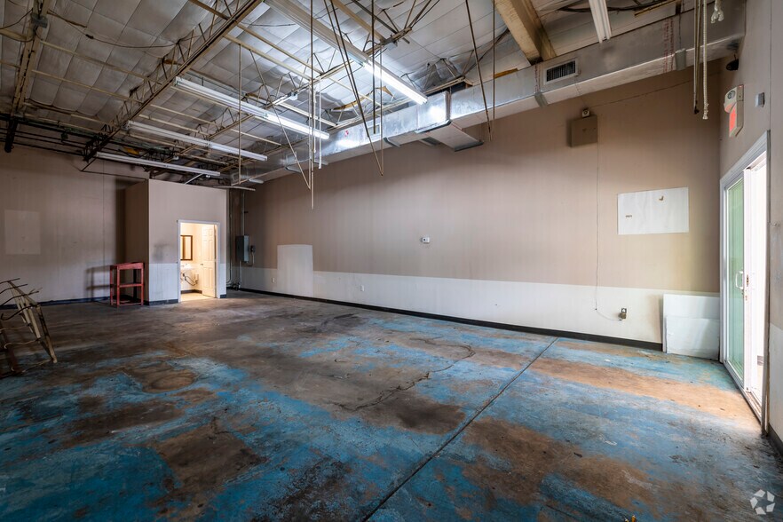 More Photos Of 17503-17587 Imperial Valley Dr, Houston Unknown For Lease