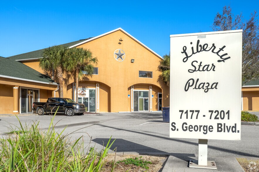 Primary Photo Of 7177 S George Blvd, Sebring Medical For Lease