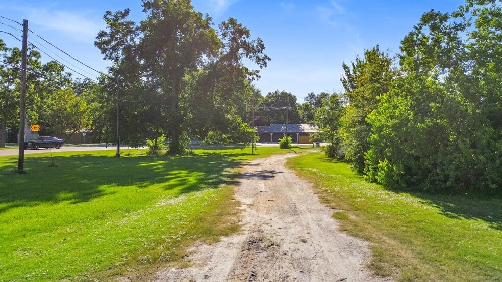 More Photos Of 109 Emory St, Trinity Industrial For Sale