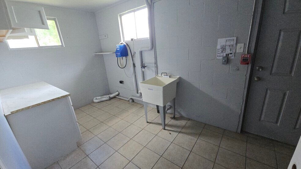 More Photos Of 3315 Fm 523 Rd, Oyster Creek Shelter For Sale