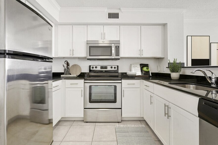 More Photos Of 353-383 Aragon Ave, Coral Gables Apartments For Lease