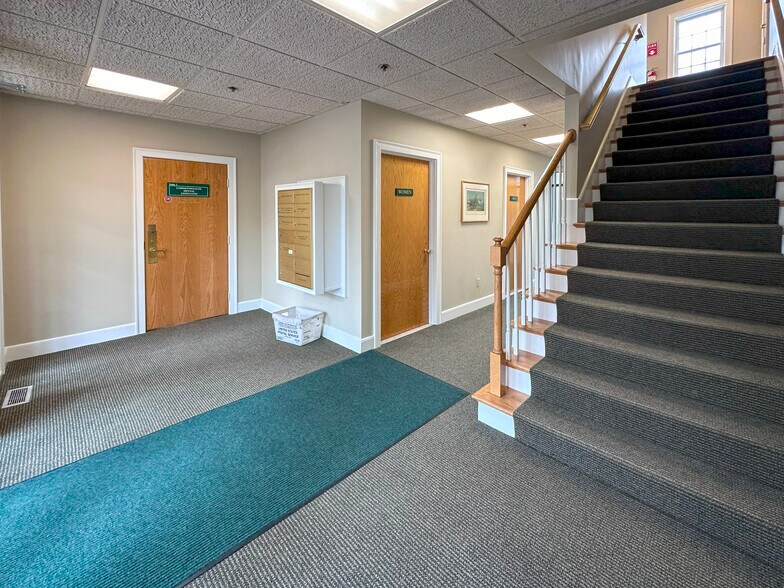 More Photos Of 176 East Main St, Westborough Medical For Sale