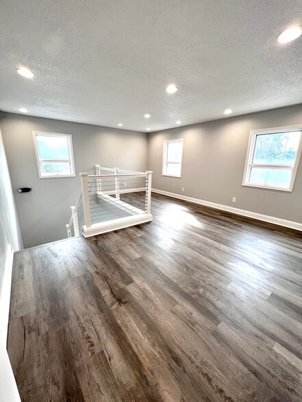 More Photos Of 312 Mall Blvd, Savannah Freestanding For Lease