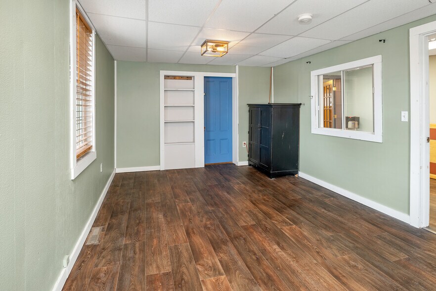 More Photos Of 141 Main St, Alton Storefront Retail Residential For Sale