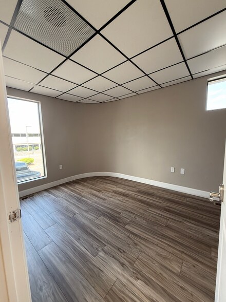 More Photos Of 10421 Montgomery Parkway Loop NE, Albuquerque Medical For Lease