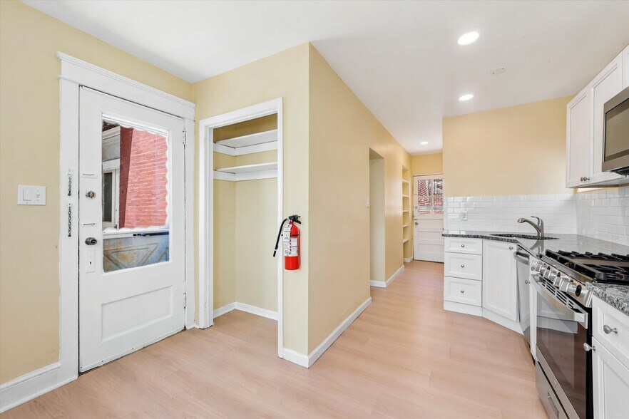 More Photos Of 401 S Springfield Rd, Clifton Heights Storefront Retail Residential For Sale