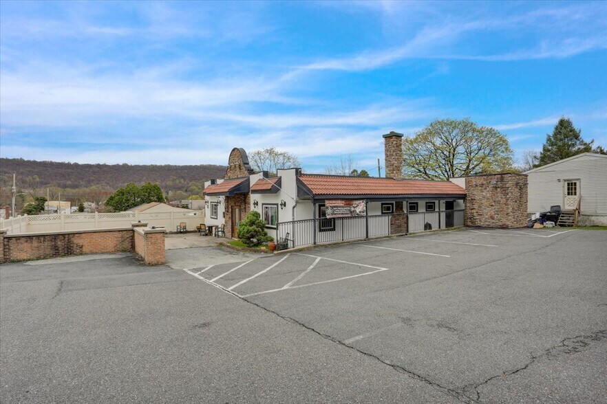 More Photos Of 16 Columbia Ave, Reading Restaurant For Sale