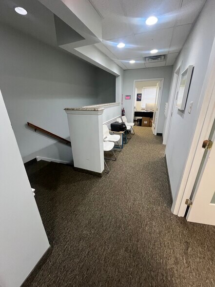 More Photos Of 1831 Forest Dr, Annapolis Medical For Sale