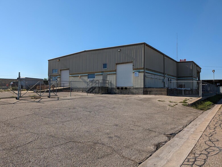 Primary Photo Of 120 S Tx-340-loop, Waco Service For Lease